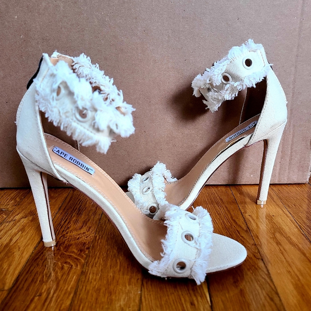 Cape Robbin White Denim Pumps